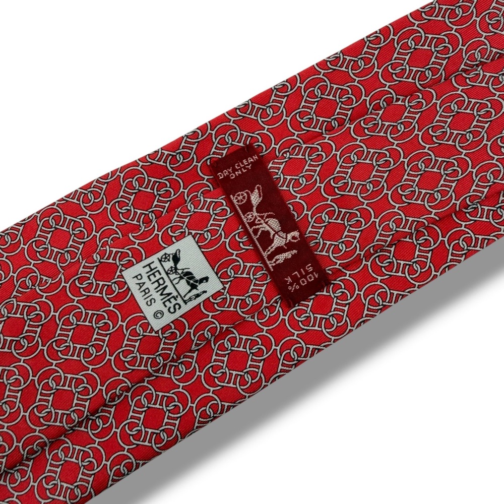 Hermes Necktie Mens OS Red Geometric Interlocking Chain Link 100% Silk 5530 UA